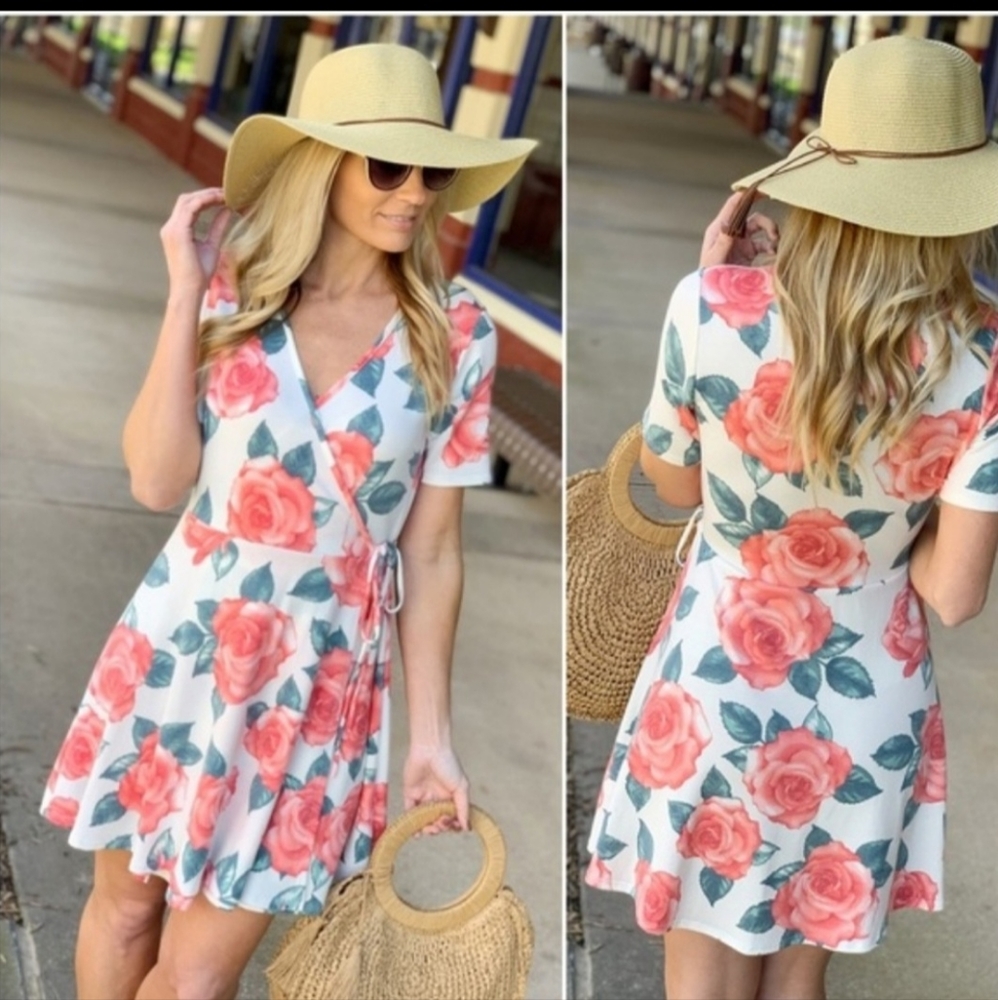 Infinity Raine Floral Wrap Dress Medium NWT